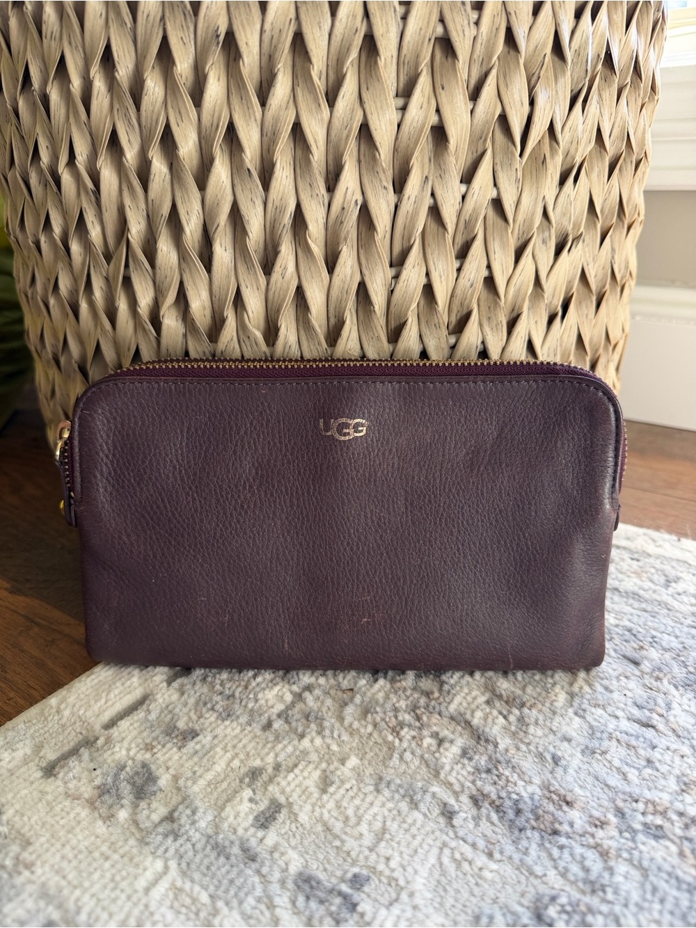 UGG Leather Zip Around Wallet